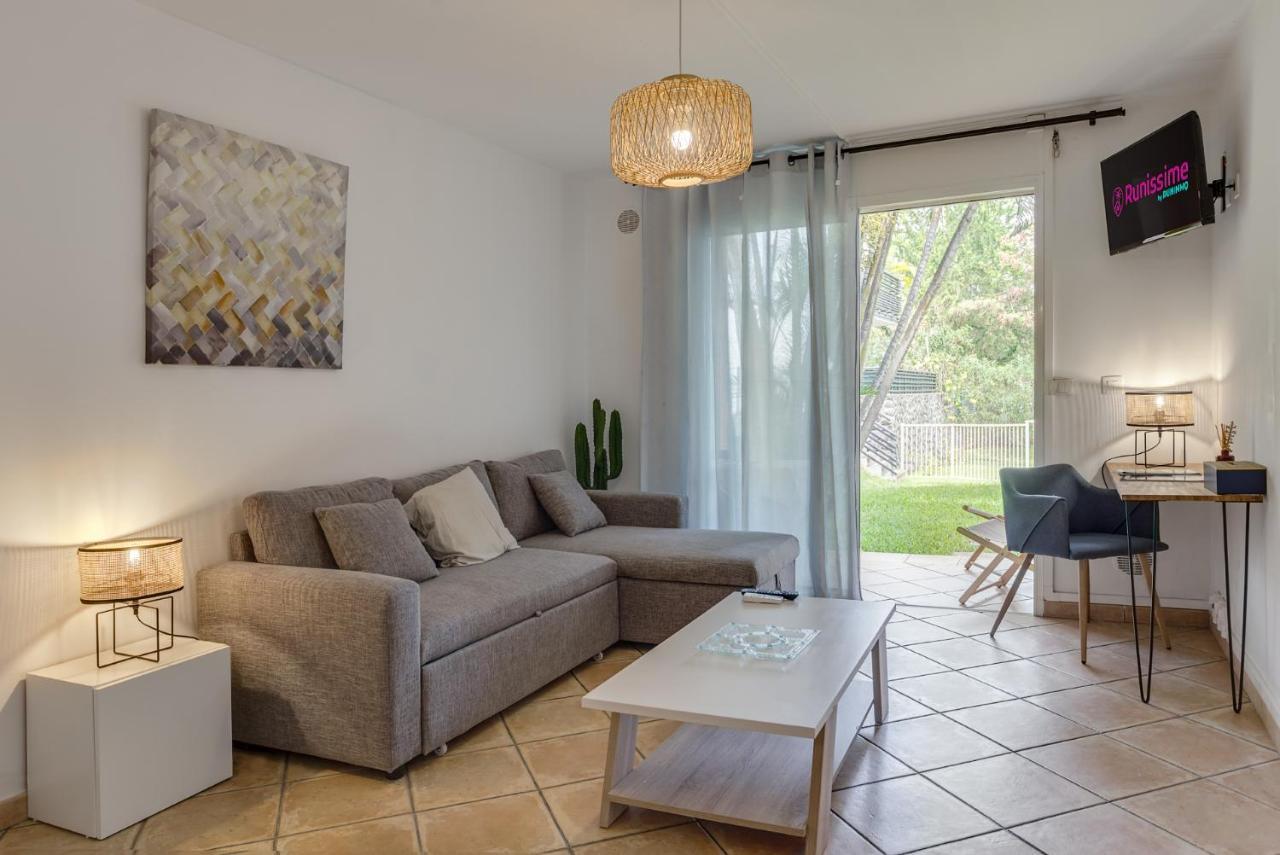 Le Saint-Gilles - Studio A St-Gilles-Les-Bains - Situe Dans Residence Privee Avec Piscine Экстерьер фото